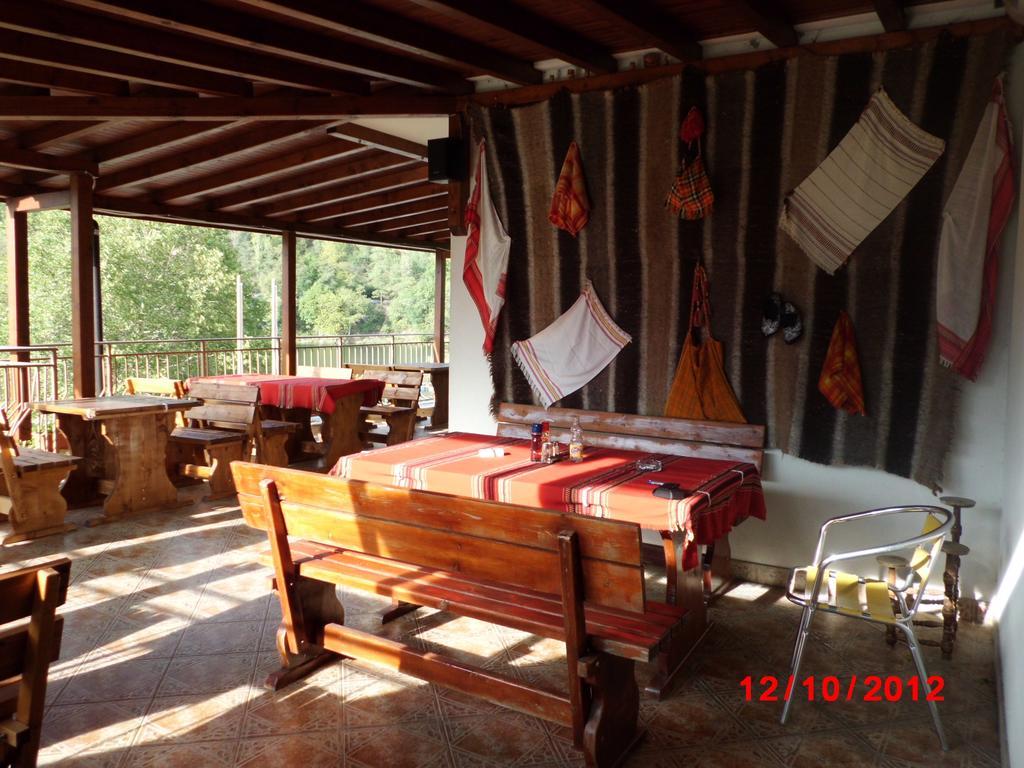 Семеен Хотел Кристал Smolyan Extérieur photo