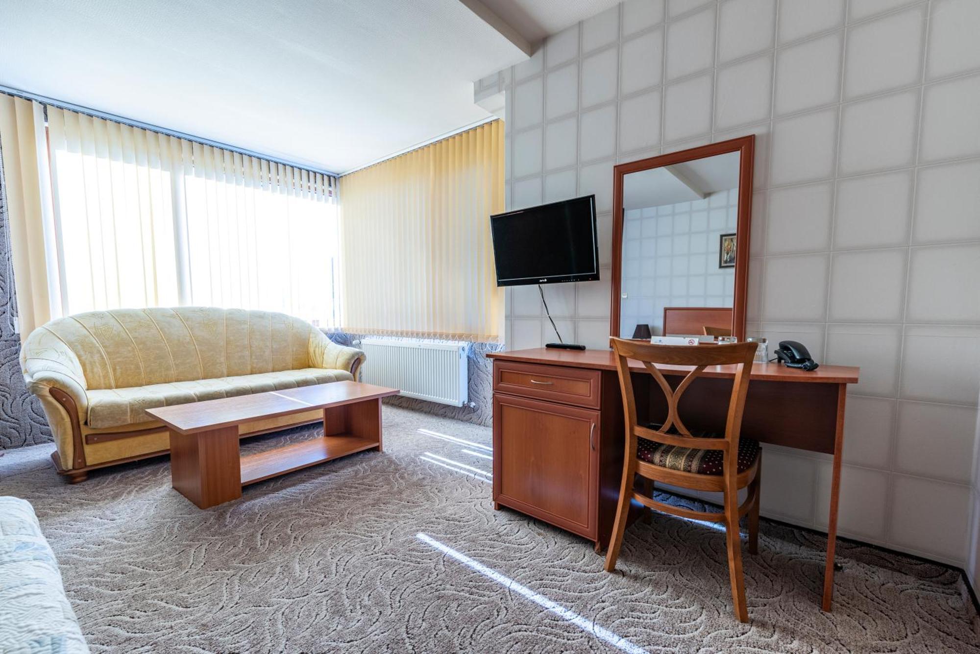 Семеен Хотел Кристал Smolyan Extérieur photo