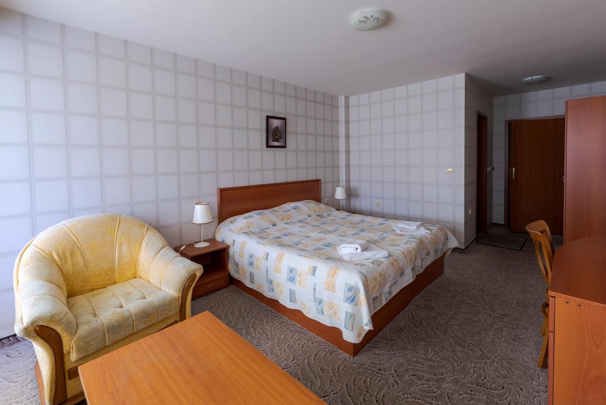 Семеен Хотел Кристал Smolyan Chambre photo