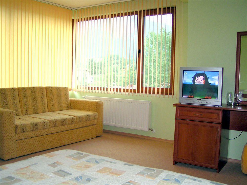 Семеен Хотел Кристал Smolyan Extérieur photo