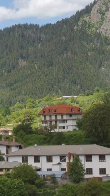 Семеен Хотел Кристал Smolyan Extérieur photo
